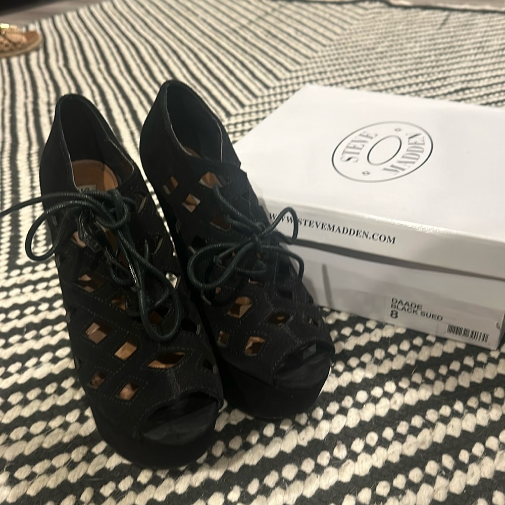 Steve Madden Daade platform heels